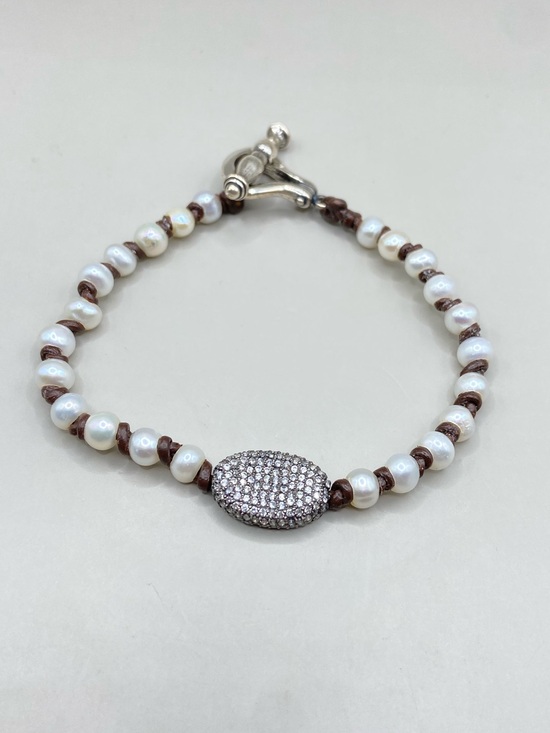 Kabana Jewelry - Kabana Pearl Leather Pave Cubic Zircona Toggle Bracelet